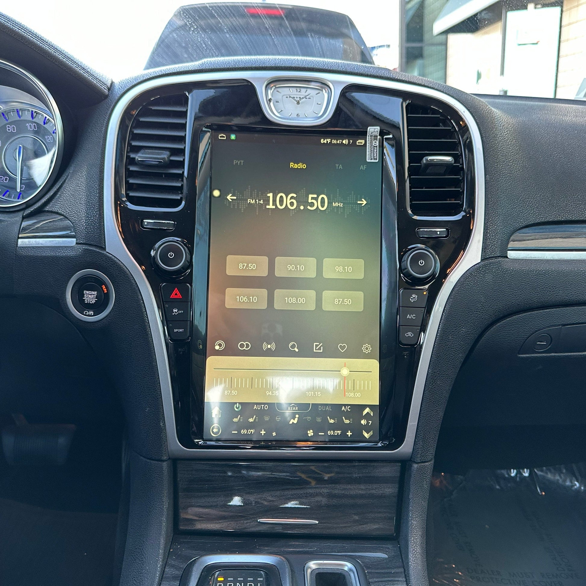 [open box] 13.6" Vertical Screen Android 13/14 Navigation Radio for Chrysler 300 300C 300S 2011 - 2023